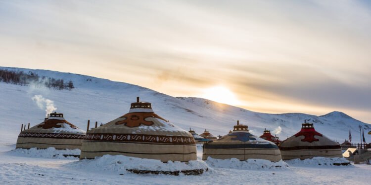 Хоёрдугаар сард олон жилийн дунджаас хүйтэн байх төлөвтэй байна