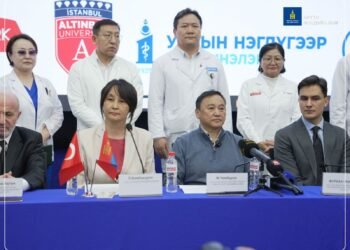 Цусны хавдартай хүүхдэд үүдэл эс амжилттай шилжүүлэн суулгалаа
