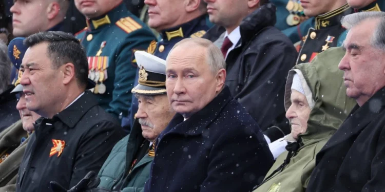 BLOOMBERG: Путины “чимээгүй байдал” түгшээж байна