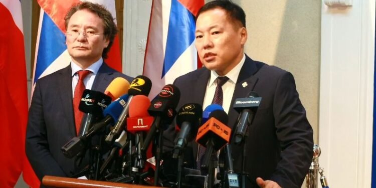 О.Цогтгэрэл: Засгийн газрыг огцруулах хэмжээнээс дээш тооны гарын үзэг цуглуулсан