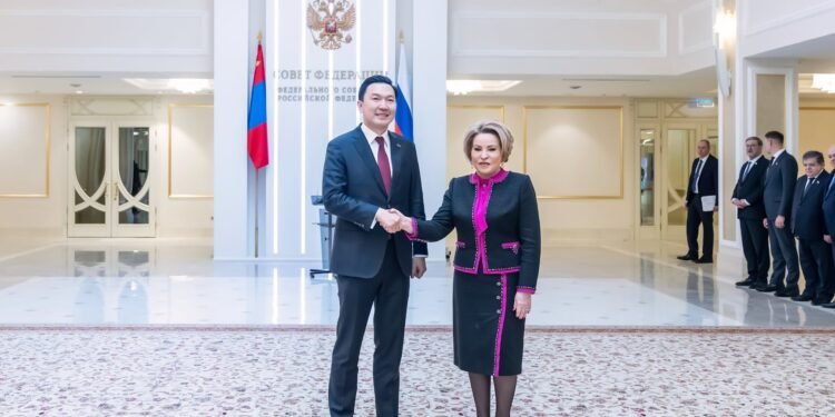 АЙЛЧЛАЛ: Н.Учрал, В.И.Матвиенко нар албан ёсны хэлэлцээ хийв