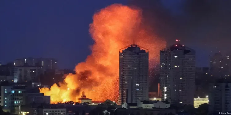 ОХУ Киев, Харьков хотууд руу олон тооны пуужин, дроноор өргөн хүрээг хамарсан довтолгоо хийжээ