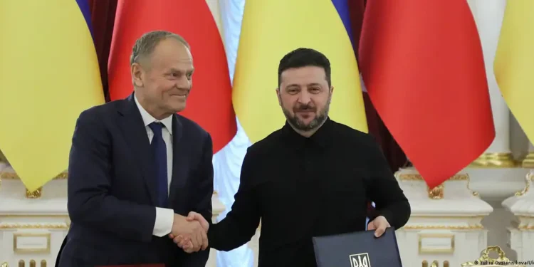 Туск: Польш, Украин хамтран зэвсэг үйлдвэрлэнэ