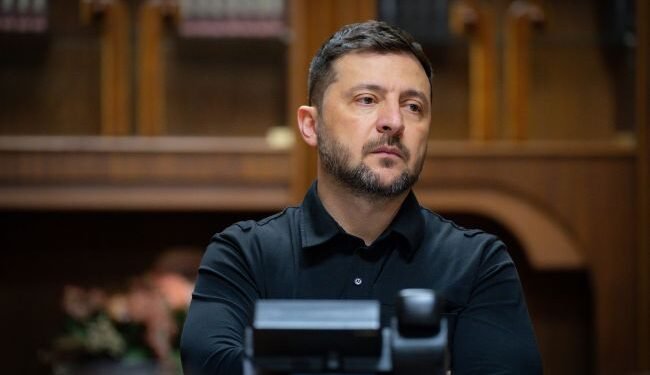 Зеленский Украины аюулгүй байдлын албанд “цэвэрлэгээ” хийхээ зарлав