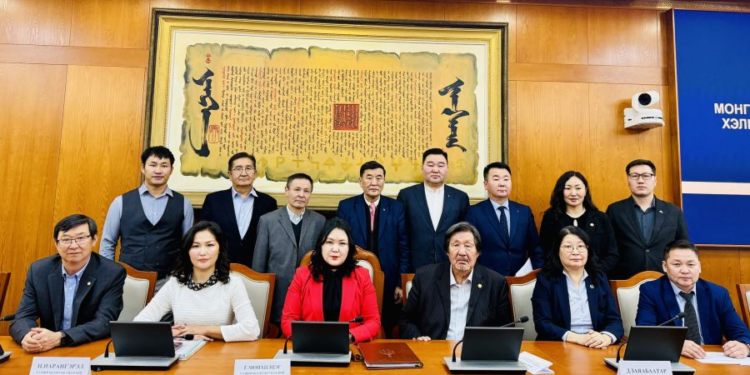 Бүх нийтээр дагаж мөрдөх “Монгол бичгийн зөв бичих дүрэм”-ийг батлав