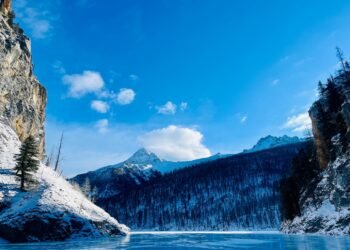 ЦАГ АГААР: Баян-Өлгий, Ховд, Говь-Алтайн нутгаар цас орж, цасаар шуурна