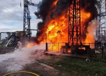 Оросын довтолгооны улмаас Чернигов, Славутич хотууд цахилгаангүй болжээ