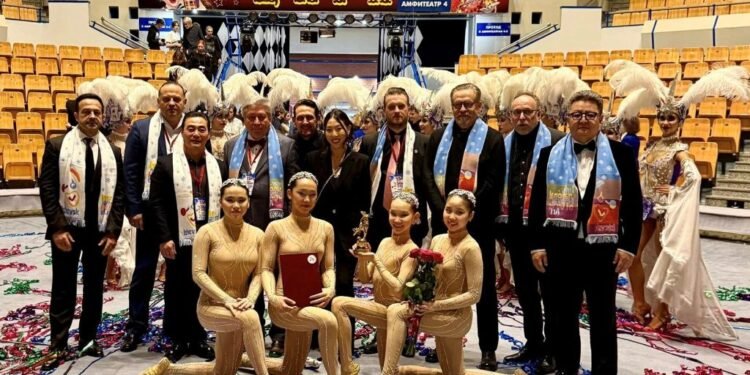 Монгол циркчид олон улсын тэмцээнээс “Алтан цом” хүртэв