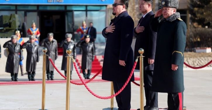 Зэвсэгт хүчний алба хаагчдын нийгмийн баталгааг сайжруулах зарим асуудлыг шийдвэрлэхээр болов