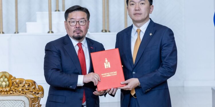 Г.Занданшатар огцрох хүсэлтээ гаргаж, МАН Н.Учралыг дараагийн Ерөнхий сайдад сойхоор тохиров