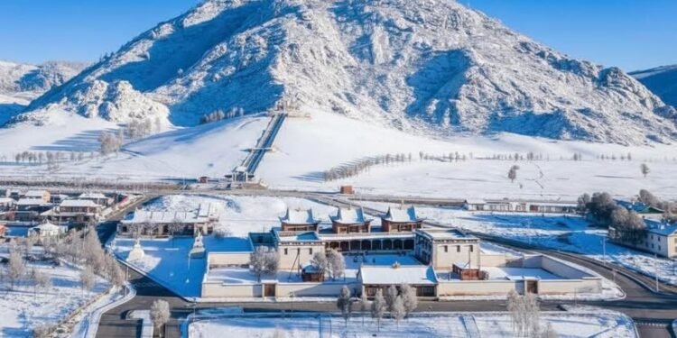 ЦАГ АГААР: Нутгийн баруун хагаст цас орж, цасаар шуурна