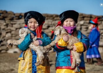 ЦАГ АГААР: Ихэнх нутгаар цас орж, цасаар шуурна