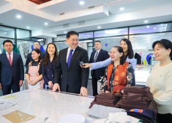 “Цагаан алт” хөтөлбөрийн хүрээнд өрхийн үйлдвэрлэлийг бүх талаар дэмжинэ