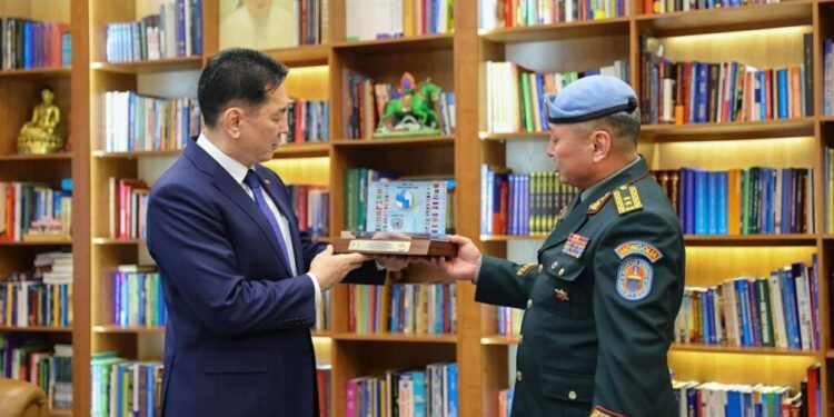 НҮБ-ын Цэргийн хүчний командлагчаар ажилласан анхны монгол генералыг хүлээн авч уулзлаа