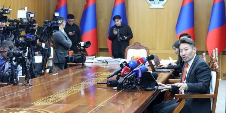 Стандартын хэрэгжилт хангалтгүй, салбар хоорондын уялдаа, хамтын ажиллагаа сул байна