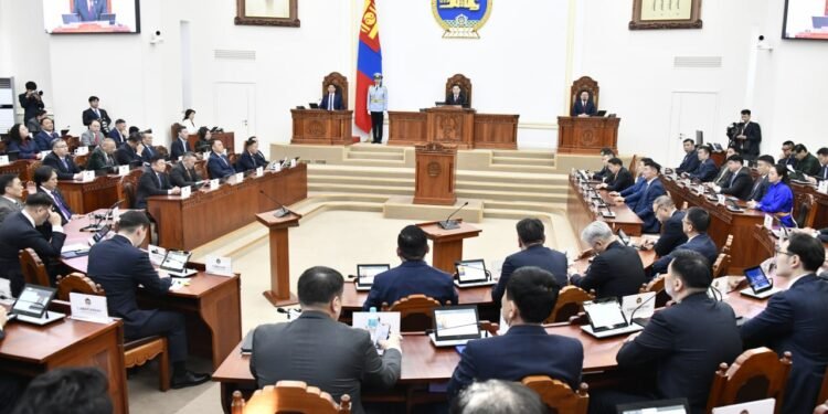 УИХ-ын чуулганы нэгдсэн хуралдааны ирц 40.5 хувьтай байна