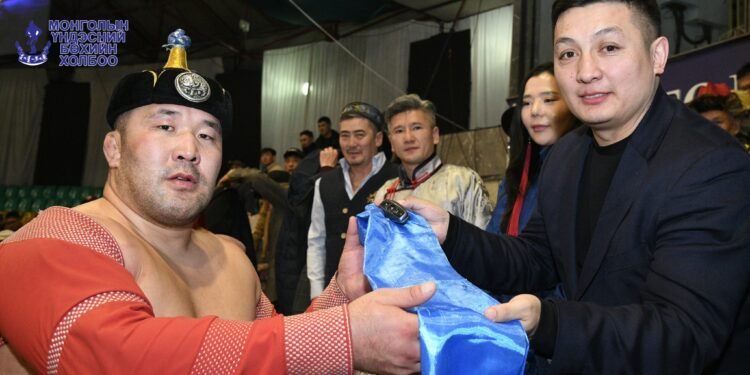 Наурызын барилдаанд Д.Хүдэрбулга заан түрүүллээ