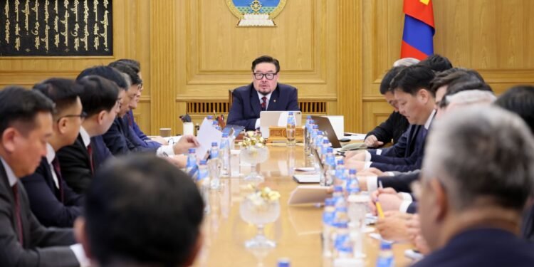 Шүгэл үлээгчийг нэг саяас таван тэрбум төгрөгөөр урамшуулна