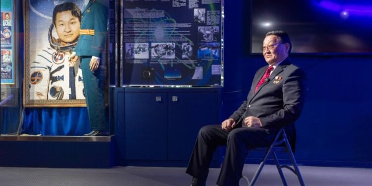 Ж.Гүррагчаа: Монголын хоёр дахь сансрын нисэгч үндэснийхээ хиймэл дагуулыг тойрог замд оруулна гэж итгэдэг