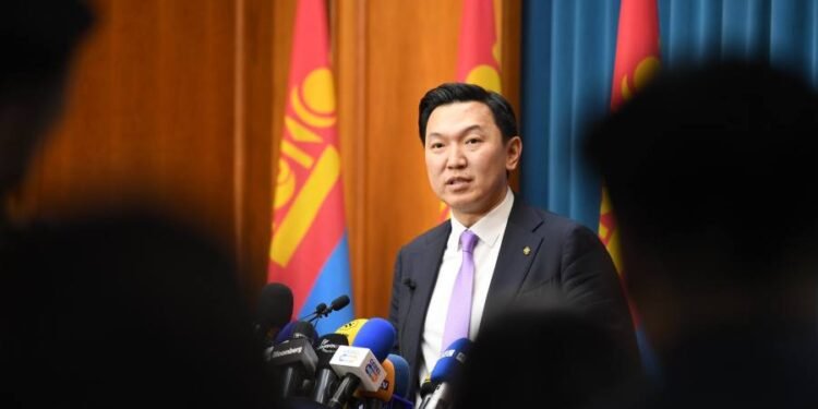 УИХ-ын дарга Н.Учралыг үүрэгт ажлаас нь чөлөөллөө