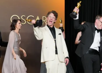 ОХУ-ын цэргийн тусгай ажиллагааг буруутгасан баримтат киног гаргахыг хоригложээ