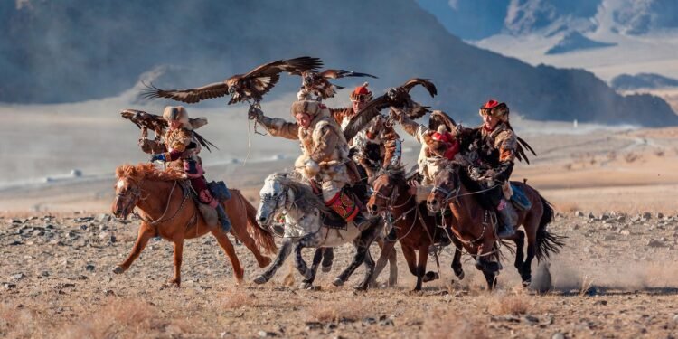 ЦАГ АГААР: Хангай, Хөвсгөлийн уулархаг нутгаар цас орно