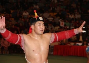 Наурызын барилдаанд зодоглох бөхчүүд