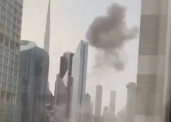 Дубайн санхүүгийн төв Ираны камиказе дроны хэлтэрхийд өртөв