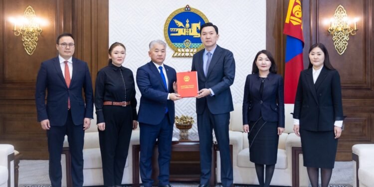 Монгол Улсын 2025 оны хөгжлийн жилийн төлөвлөгөөний гүйцэтгэлийн тайланг өргөн мэдүүлэв