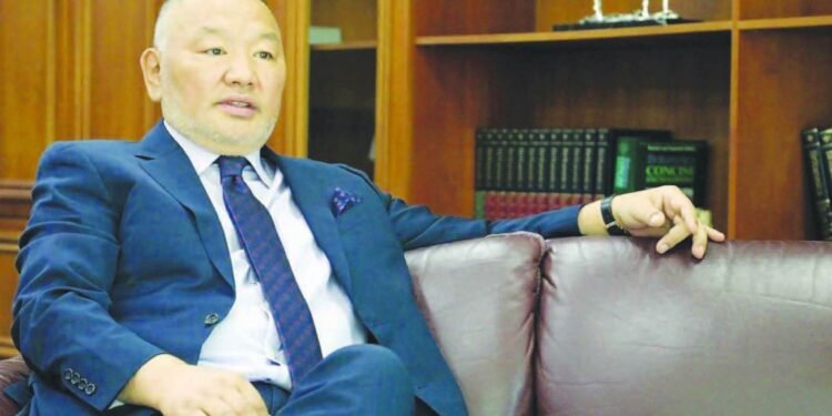 Д.Эрдэнэбилэг Монголд ирнэ гэв үү?