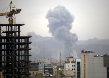 Ираны хямрал төгсөж болох 3 хувилбар