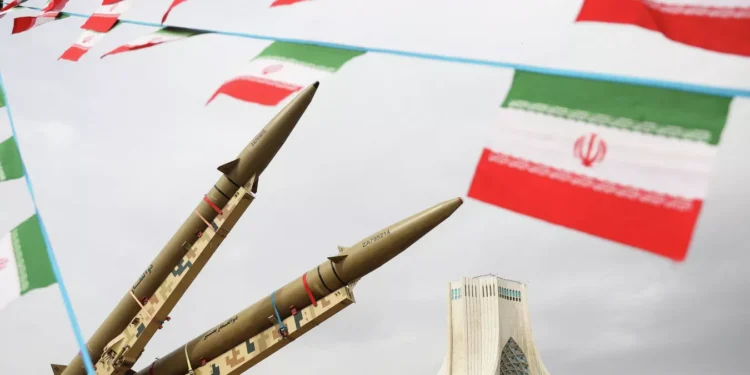 Иран 48 цагийн дотор АНУ-ын есөн цэргийн баазад цохилт өгчээ