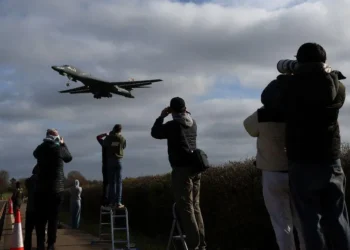 Иран Тель-Авивт кластер цэнэгт хошуут пуужингаар цохилт өгчээ