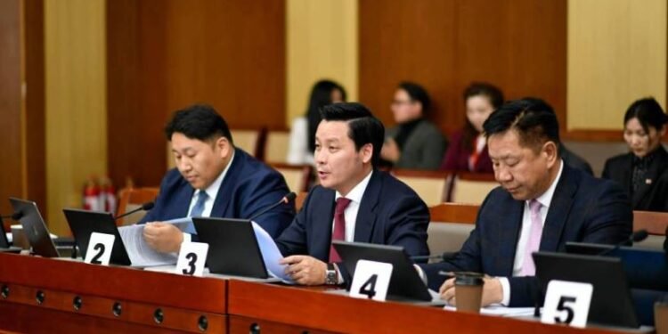 УИХ-ын гишүүнийг эгүүлэн татахтай холбоотой хуулийн төслийг хэлэлцэхийг дэмжив