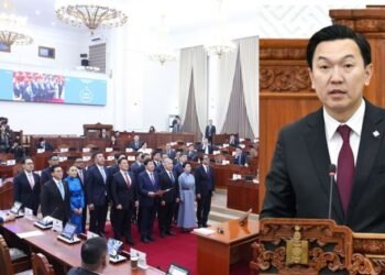 Н.Учралын Засгийн газрын анхдугаар хуралдаан болж байна