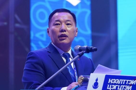 О.Цогтгэрэл: Ардын амьдрал уруудсан, даргын тансаглал хэтэрсэн 10 жил үргэлжилж байна