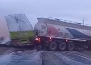 Тонн түлш асгарч, үлдсэн есөн тонныг нь бусад тээврийн хэрэгсэлд шилжүүлжээ