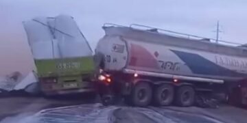 Тонн түлш асгарч, үлдсэн есөн тонныг нь бусад тээврийн хэрэгсэлд шилжүүлжээ