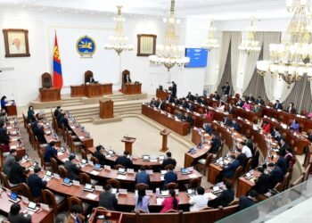 ЧУУЛГАН: Ерөнхийлөгчөөс өргөн мэдүүлсэн хуулийн төслийг анхны хэлэлцүүлэгт бэлтгүүлэхээр шилжүүлэв