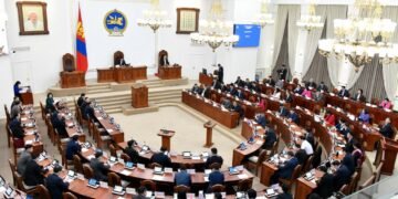 ЧУУЛГАН: Ерөнхийлөгчөөс өргөн мэдүүлсэн хуулийн төслийг анхны хэлэлцүүлэгт бэлтгүүлэхээр шилжүүлэв