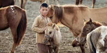 ЦАГ АГААР: Хангайн уулархаг нутгаар бороо, нойтон цас орно