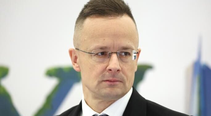 Сийярто: Оростой харилцаа тогтоосондоо харамсдаггүй