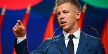 Мадьяр Унгарын Ерөнхийлөгчид ирэх сарын 31-ний дотор сайн дураараа огцрох хугацаа өгчээ