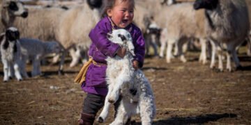 ЦАГ АГААР: Ихэнх нутгаар цаг агаар тогтуун, дулаан байна