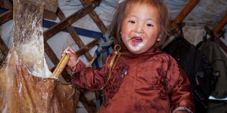 ЦАГ АГААР: Монгол-Алтай, Хангай, Хөвсгөлийн уулархаг нутгаар ялимгүй хур тунадас орно