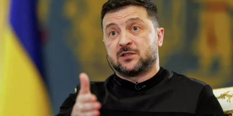 Зеленский ОХУ-ын асуудлаар Трампыг шүүмжлэв