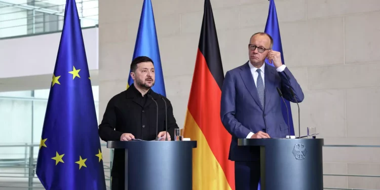 Германчууд Зеленскийг Мерцтэй уулзсаны дараа  шүүмжилж, түүн рүү дайрч эхэлжээ