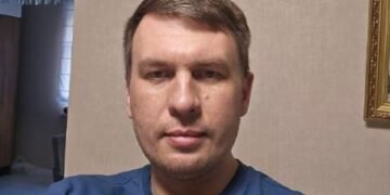 Путиныг шүүмжилж байсан блогер Ремесло сэтгэцийн эмнэлгээс гарчээ