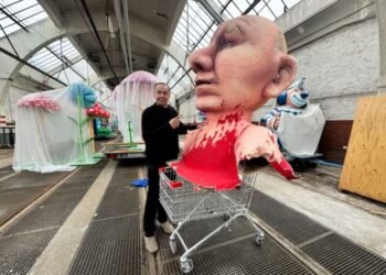 Оросын шүүх Путин, Патриарх нарыг “доромжилсон” герман барималчид ял оноов