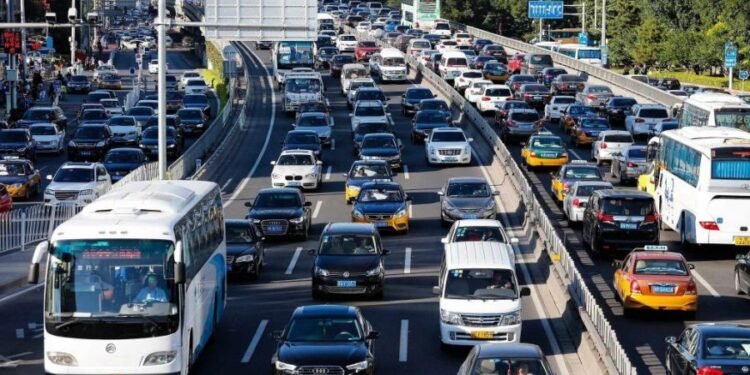 Монголд бүртгэлтэй суудлын автомашины 90 гаруй хувь 10-аас дээш жилийн насжилттай байна